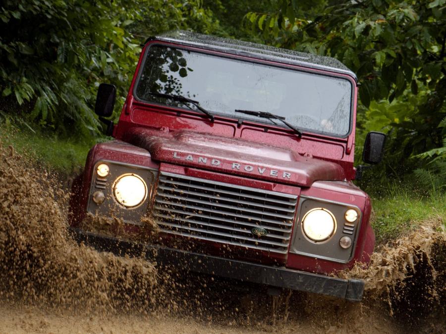  Land Rover Defender 110 Station Wagon 2007 года  (EU) (фото 12 из 24)